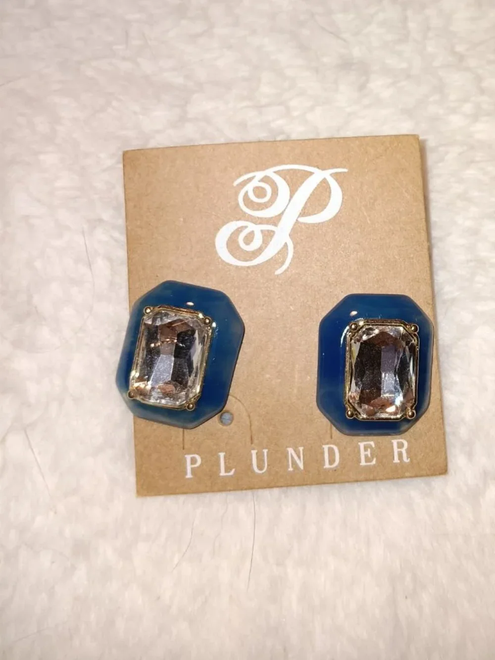 Earring - Picture 1 of 1